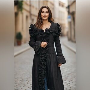 Jenny T Elegant Black crinkled Ruffled puffy Coat bubble hem